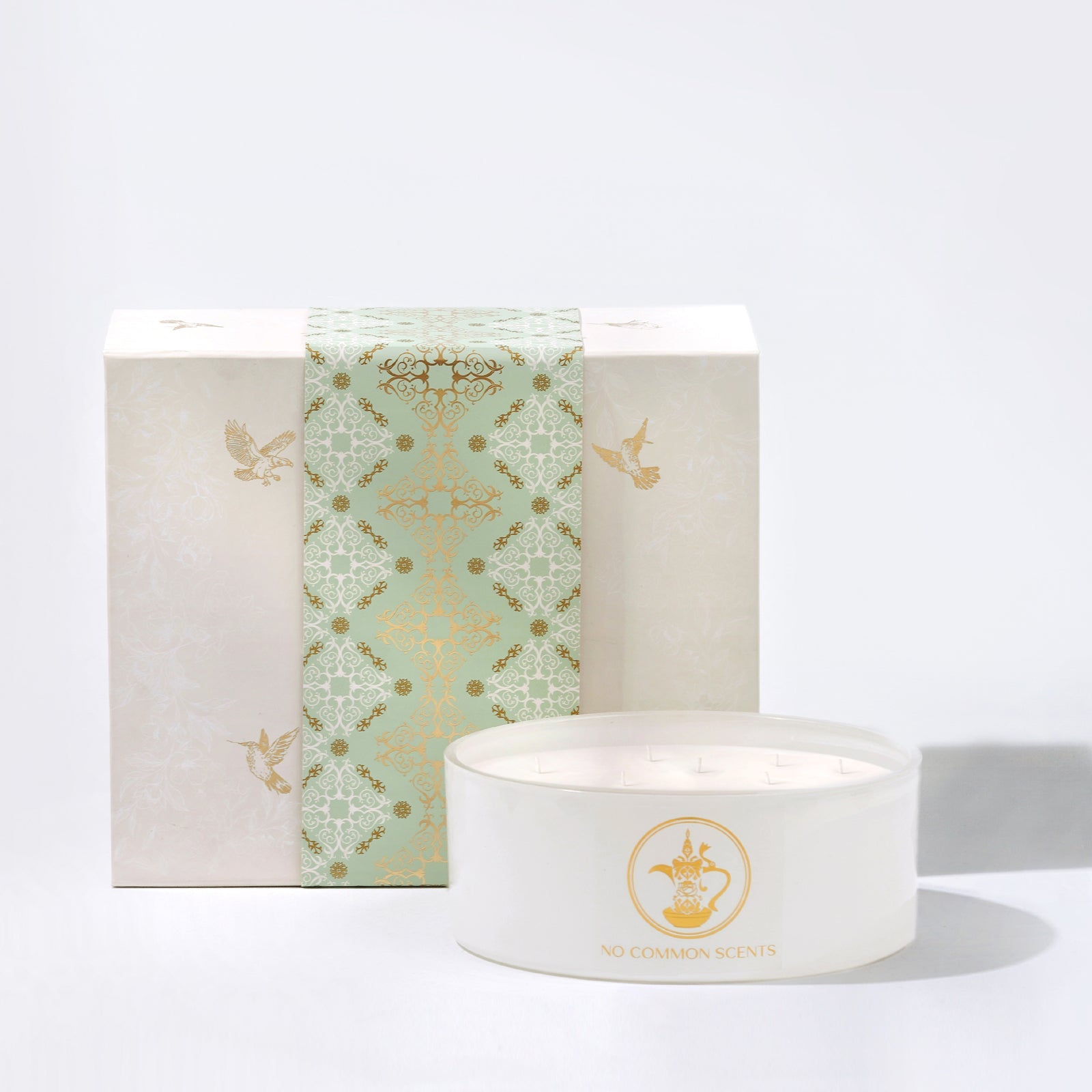 Disruptive Aunty Al Bayt Candle, 1300g